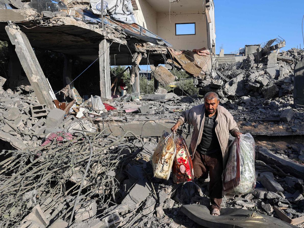 הרס במחנה הפליטים נוסייראת