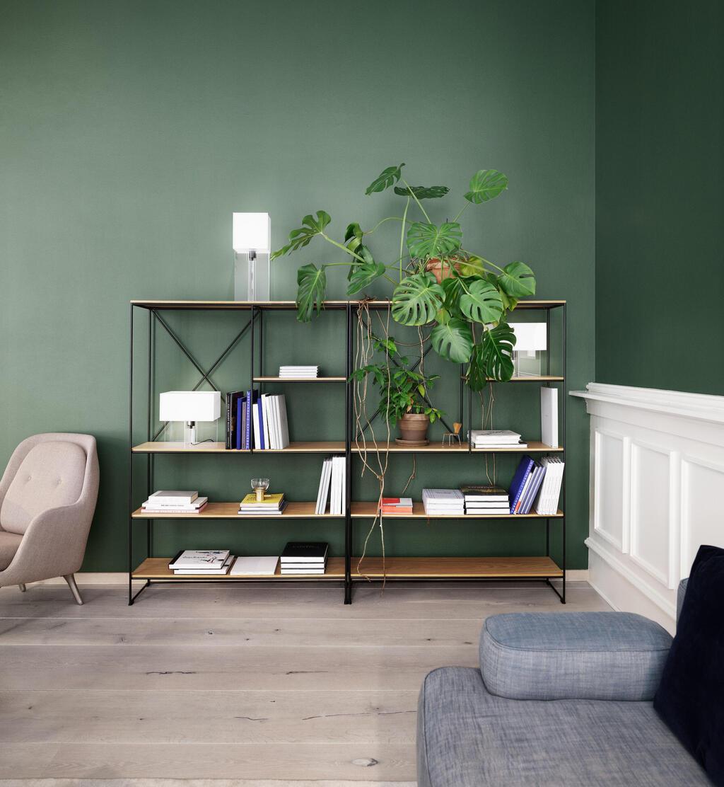 הספריה המקורית משנת 1949 PLANNER SHELVING. החל מ-10,873 שקל, הביטאט (צילום: Fritz Hansen) הספריה המקורית משנת 1949 - PLANNER SHELVING של פריץ הנסן. החל מ-10,873 שקל, הביטאט