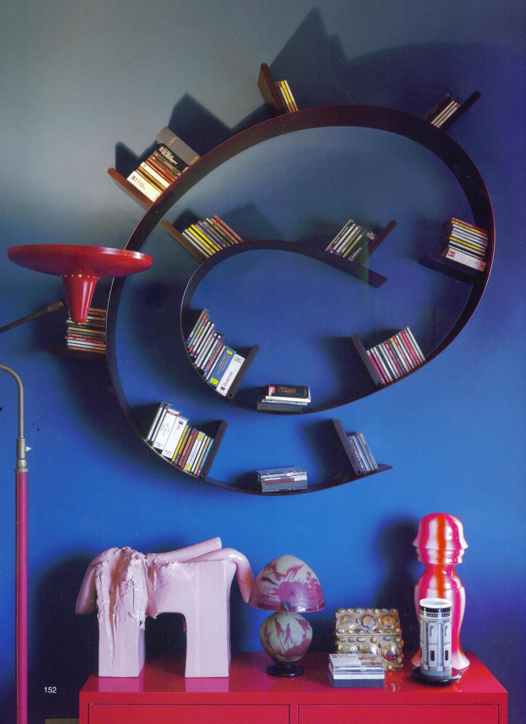 ספריית תולעת ספרים בעיצוב רון ארד לחברת KARTELL, החל מ-2,390 שקל, הביטאט (צילום: KARTELL) ספריית התולעת בעיצוב רון ארד לחברת KARTELL, החל מ-2,390 שקל, הביטאט