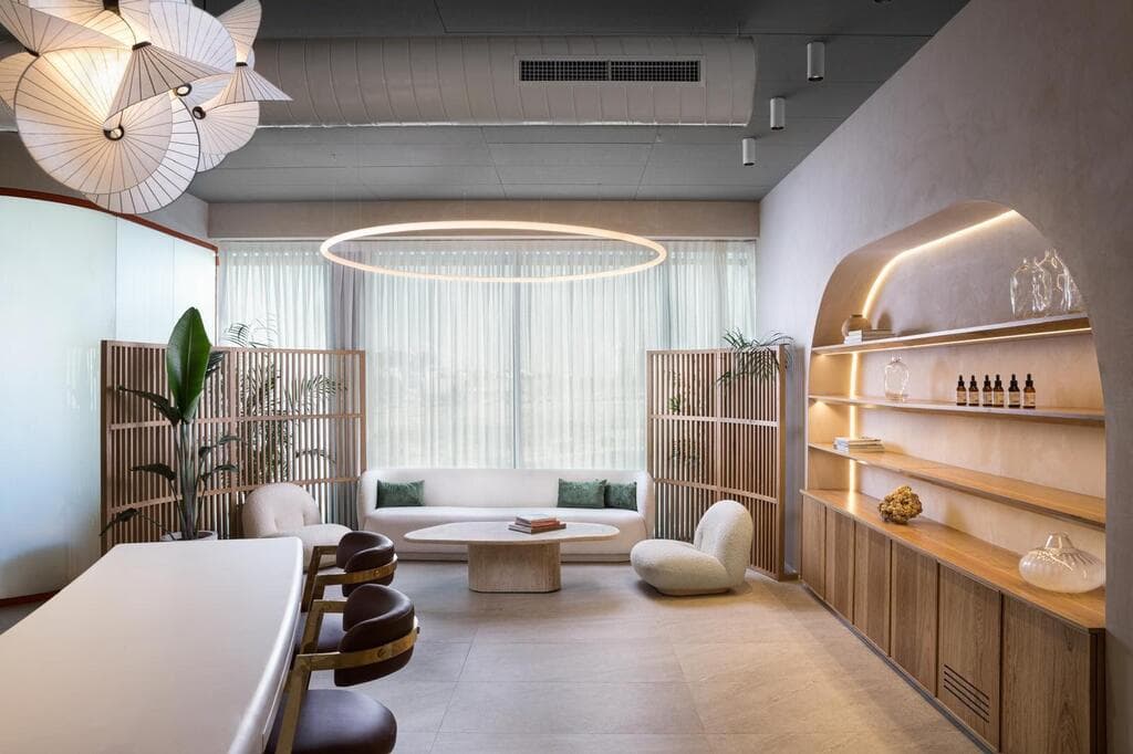 הקליניקה במודיעין. נ/שים באות מכל הארץ