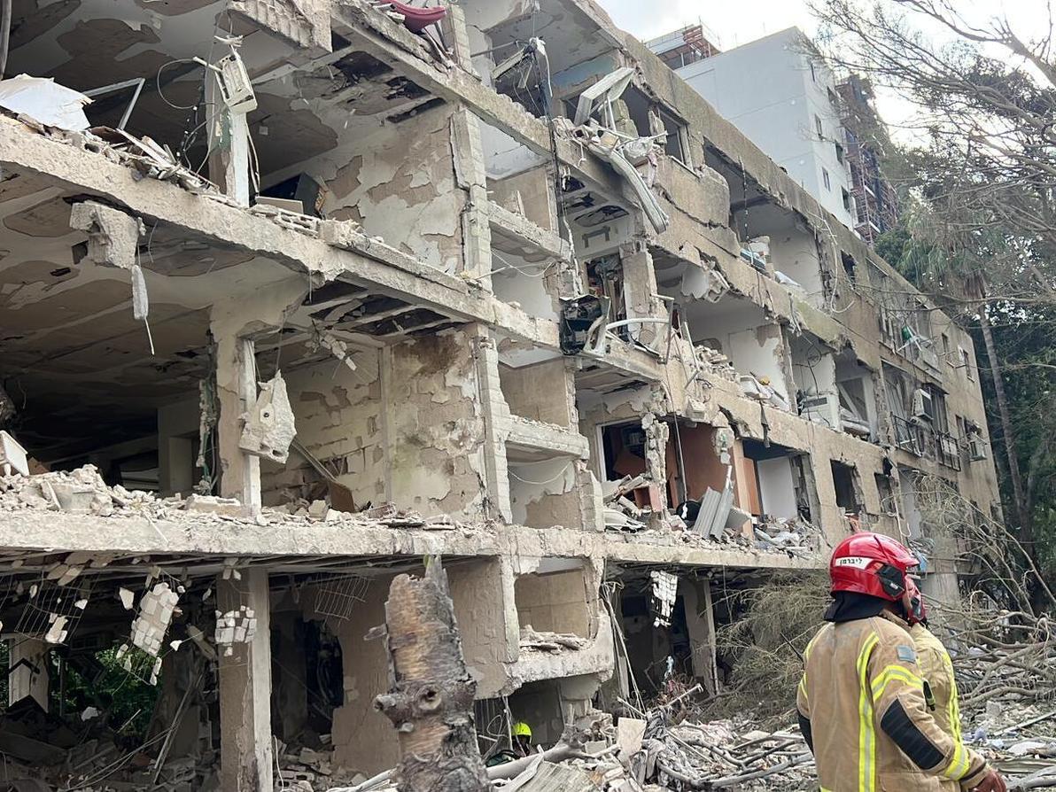 הדירה של דקלה וטורי לפני ואחרי פגיעת הטיל מאיראן