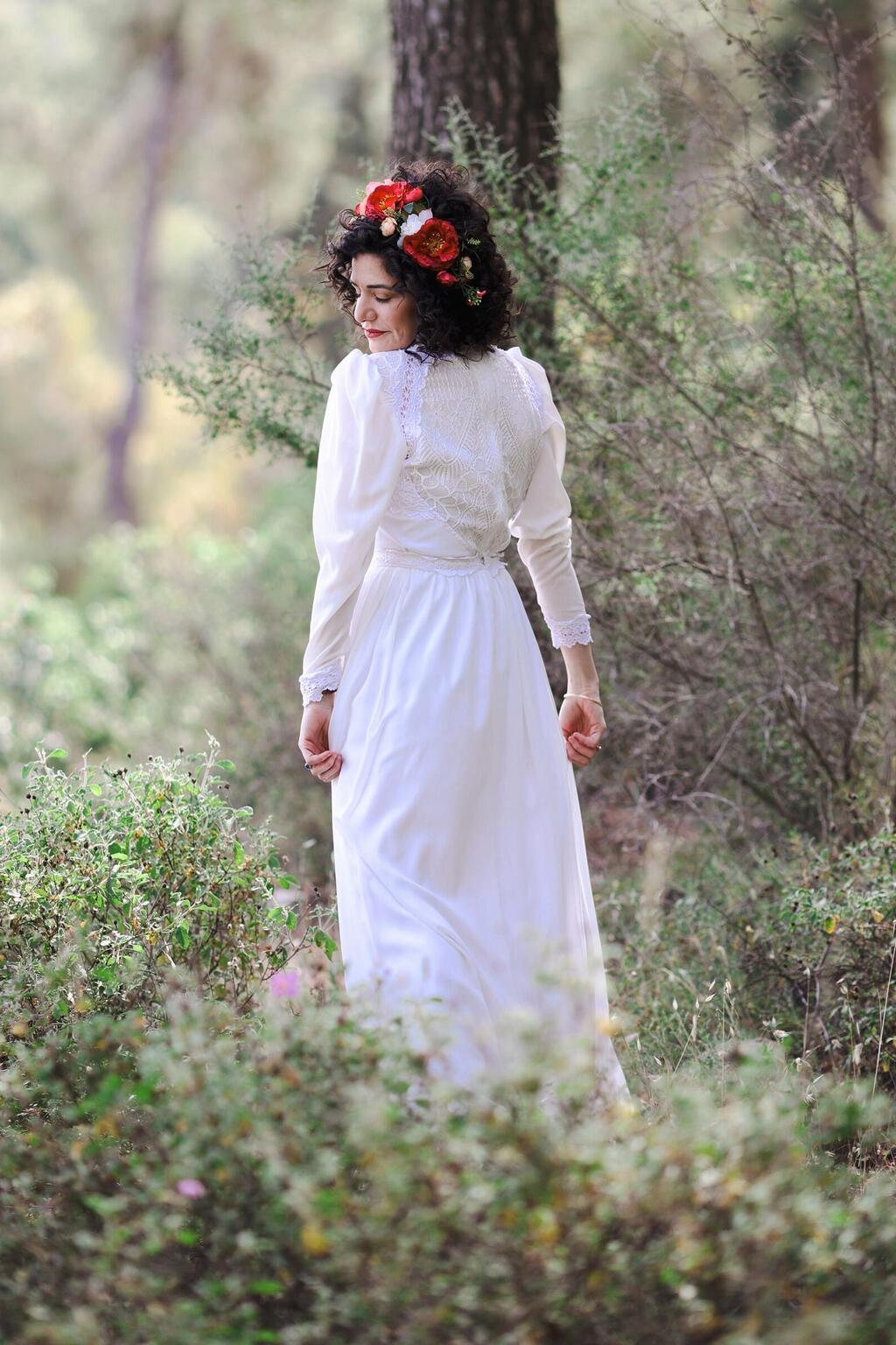 שירה אמר