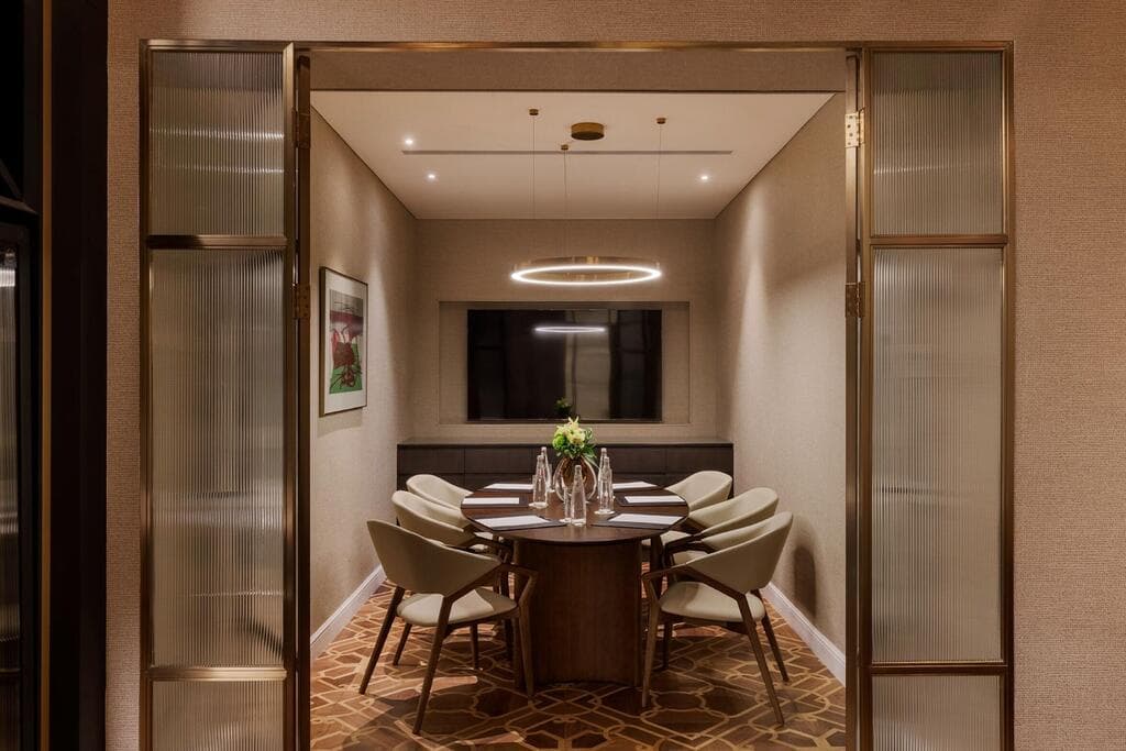 חדר היין האינטימי (צילום: אסף פינצ'וק) מלון תיאטרון, ירושלים