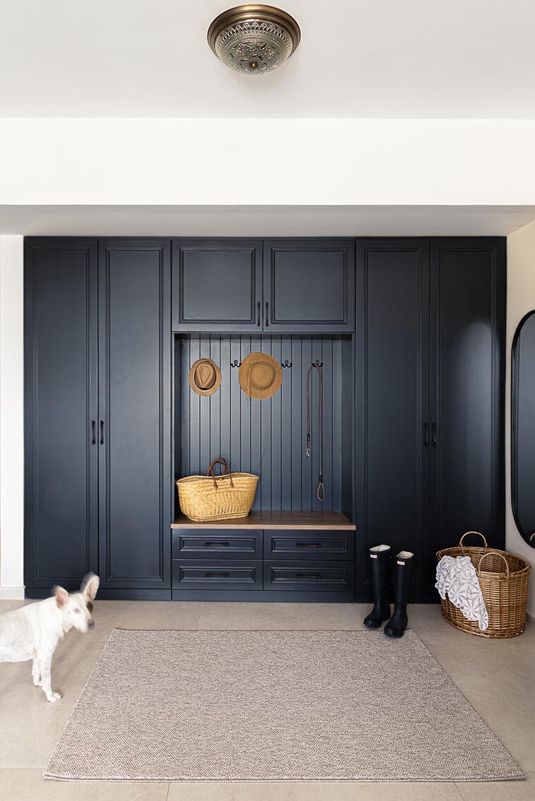 עדיף ארון אחד גדול מאשר כמה שידות וכונניות, ריביירה ארונות, עיצוב: ענבר קרפר