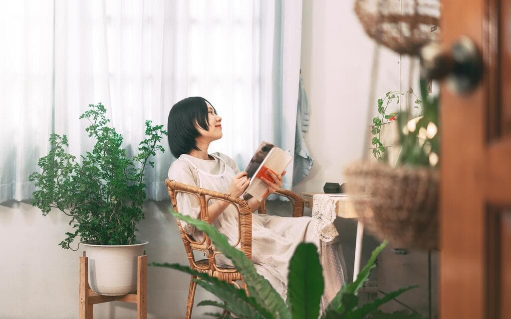 וילון קצר מדי "קוטע" את הזרימה בחלל ומקצר את החדר