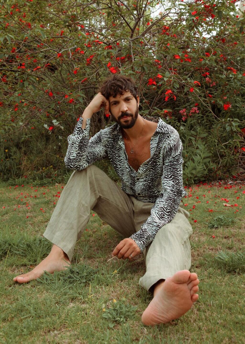 שקד ביטון בקולקציית אביב-קיץ 2025 של דורון אשכנזי