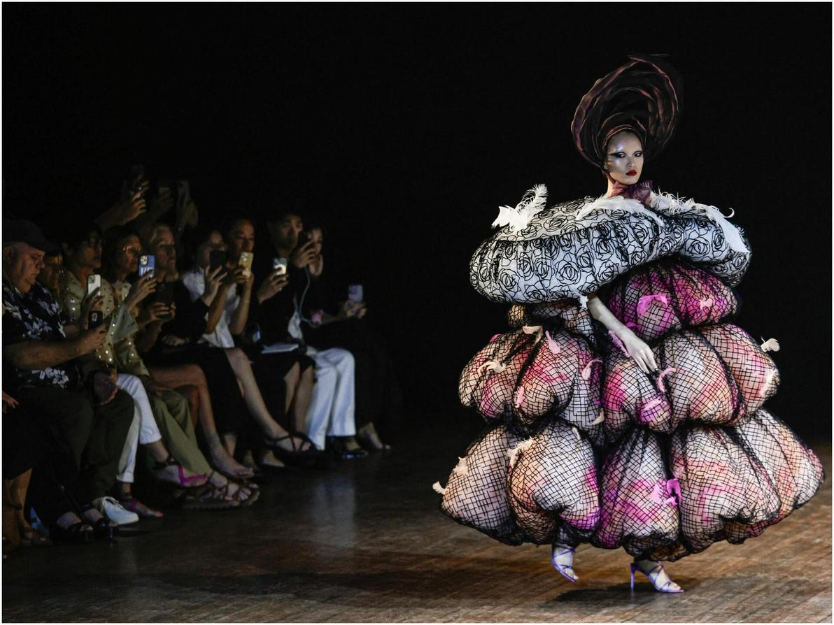 ויקטור ורולף, תצוגת הוט קוטור לסתיו-חורף 2025-26 בפריז