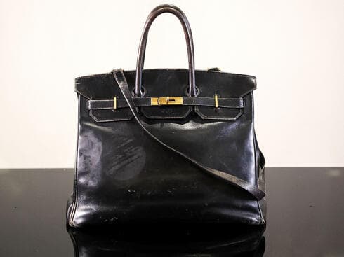 תיק בירקין המקורי של הרמס שהיה שייך לג'יין בירקין במכירה בסותבי'ס תיק בירקין המקורי של הרמס שהיה שייך לג'יין בירקין במכירה בסותבי'ס