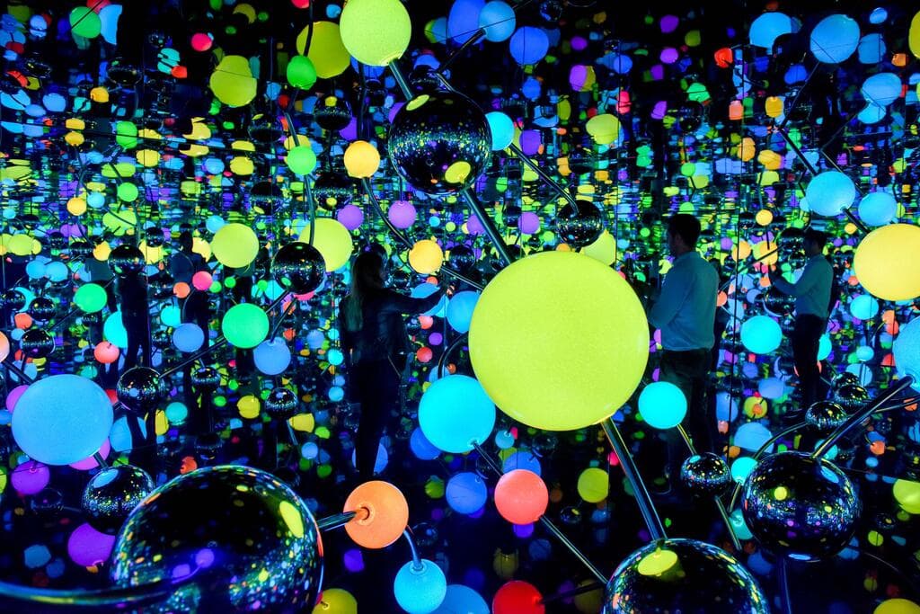 חדר המראות במוזיאון תל אביב