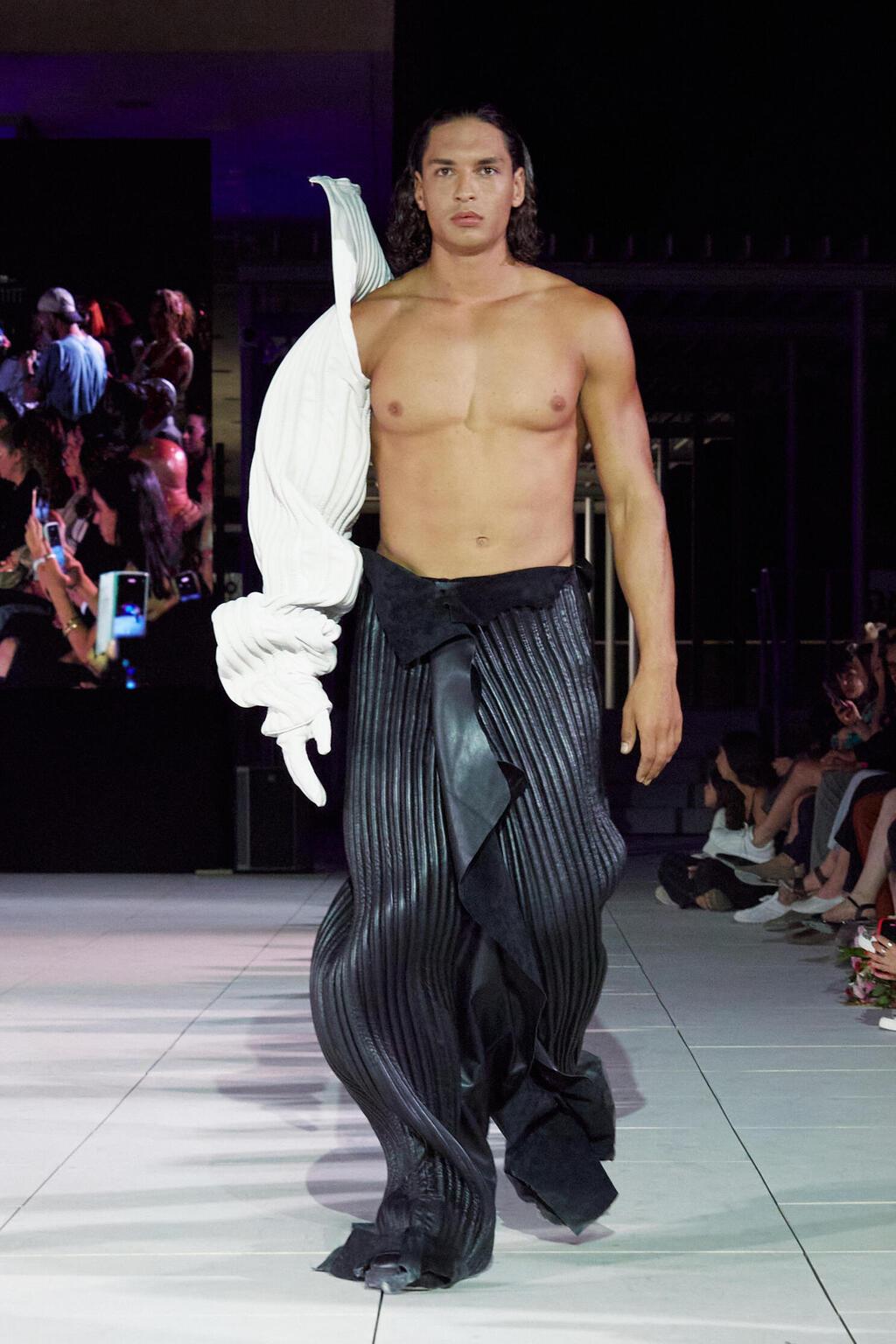 פרויקט הגמר Shields של אסלאם נאשף בבצלאל, 2025