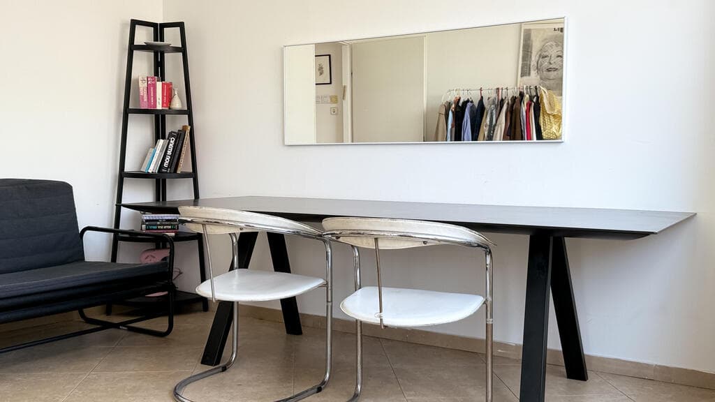 הדירה של זוהר שטרית, כאן גרים