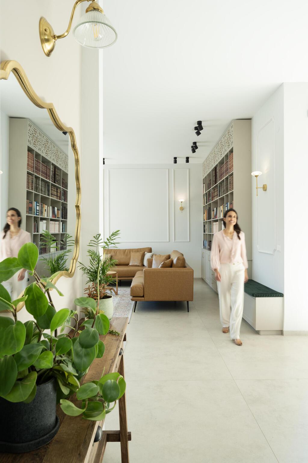 כל פרט משדר רוך, נוחות ורומנטיקה (צילום: סוזי לוינסון) בית משפחתי בפרדס חנה, עיצוב: רונית רוט