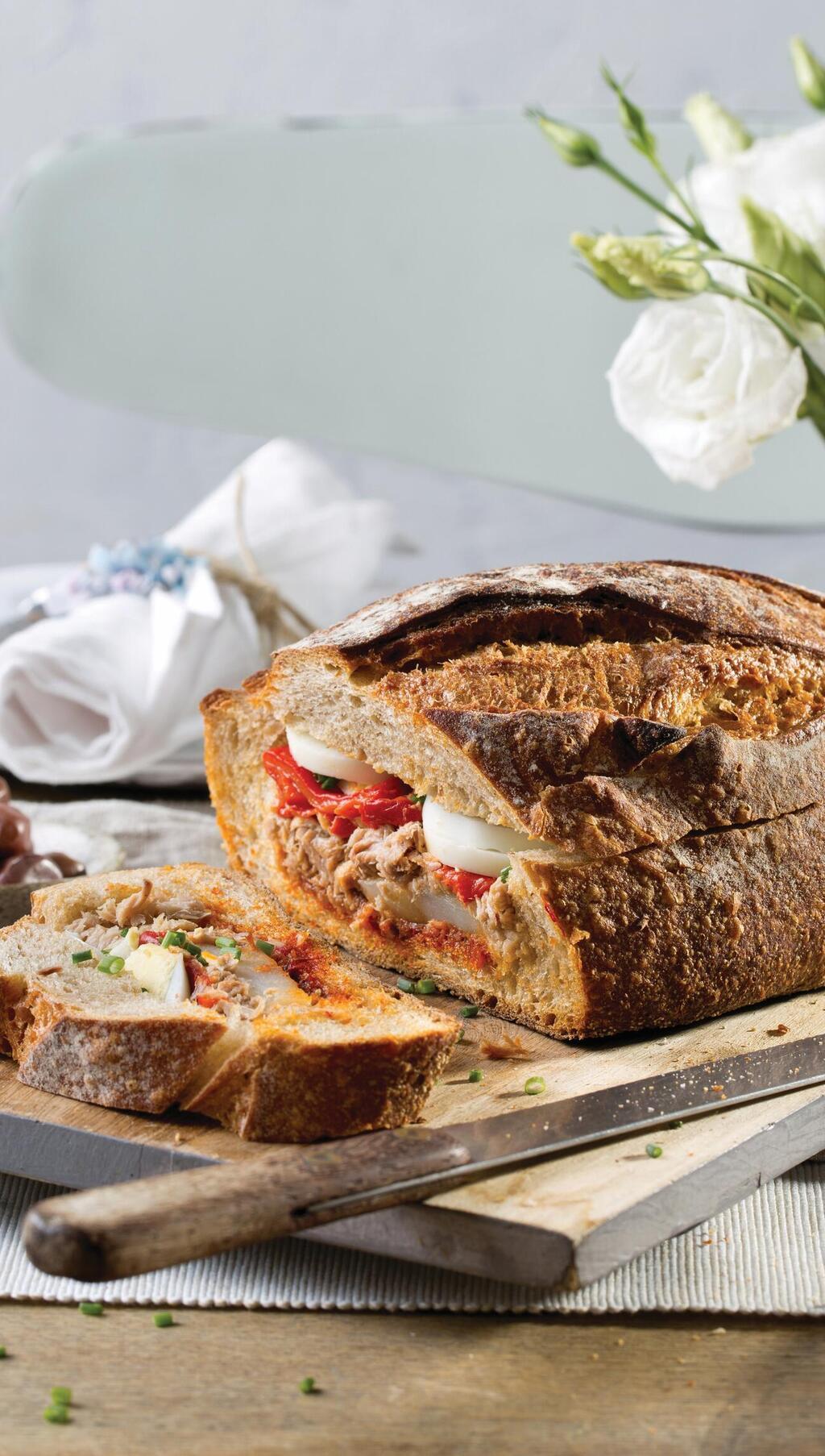 כל הטוב כבר בפנים. סנדוויץ׳־לחם תוניסאי