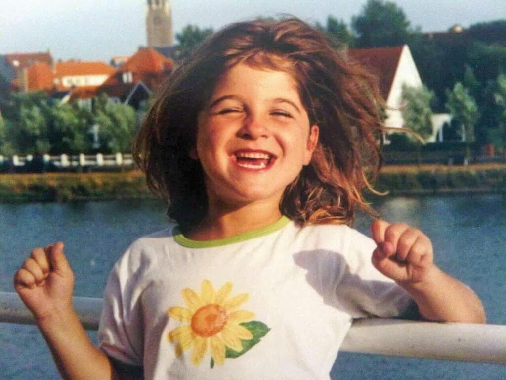 אורלי סברדלוב, בילדותה בבלגיה. "התחלתי להרגיש שחסרה לי תחושת קהילה, שייכות"