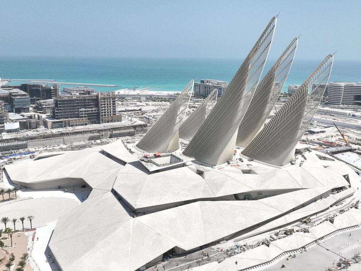 מבני הפלדה האווריריים ובין תחושת פנים מונומנטלית ועוטפת. מוזיאון חדש באבו דאבי (צילום באדיבות Zayed National Museum) Zayed National Museum, מוזיאון חדש באבו דאבי