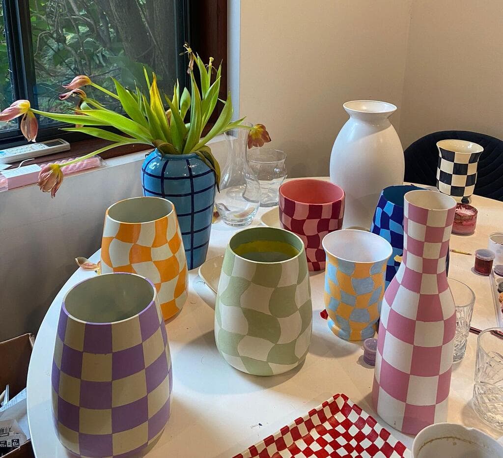 מ־150 שקל לאגרטל בעבודת יד (עיצוב וצילום: ירדן ארז ריין) אגרטלים משומשים בצבעוניות חדשה