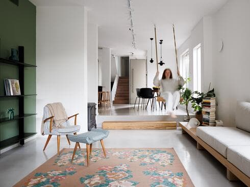 בית ברמת גן שמחולק לחמישה מפלסים בהפרש של חצי קומה זה מזה