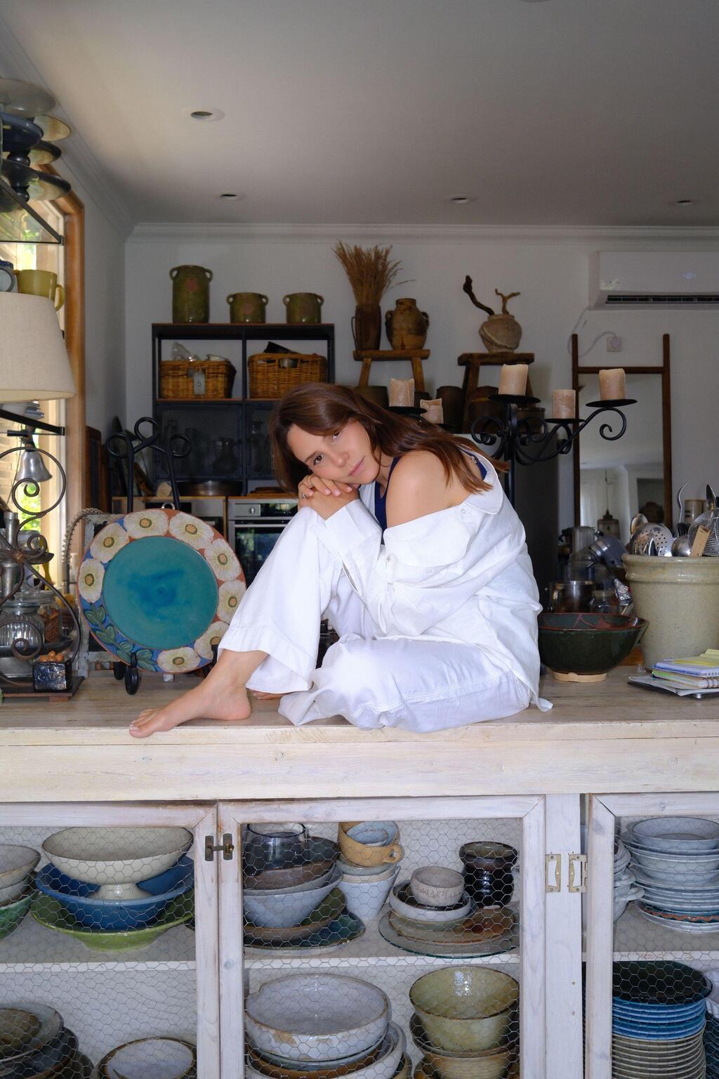 עמית פרקש מדגמנת למותג האופנה פלאן בי