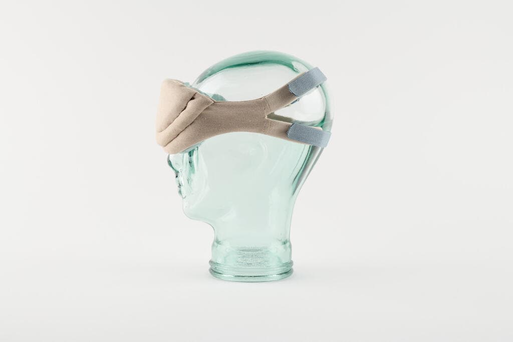 מסכת נומה להלומי קרב, עיצוב: חיה ריזל