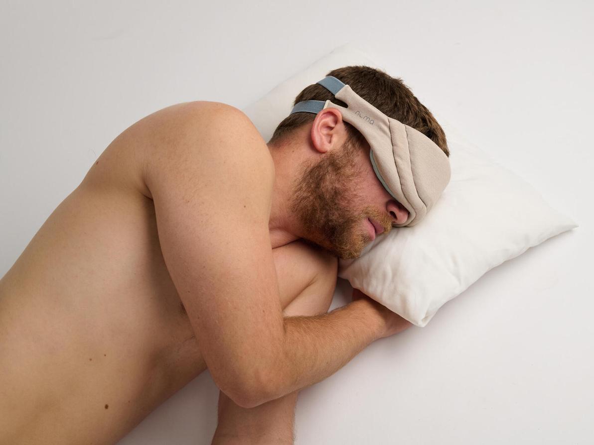 מסכת נומה להלומי קרב, עיצוב: חיה ריזל