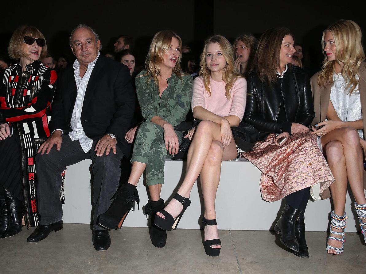 פופי דלווין, נטלי מאסנה, לוטי מוס, קייט מוס, סר פיליפ גרין ואנה ווינטור בשורה הראשונה בתצוגה של טופשופ, 2014