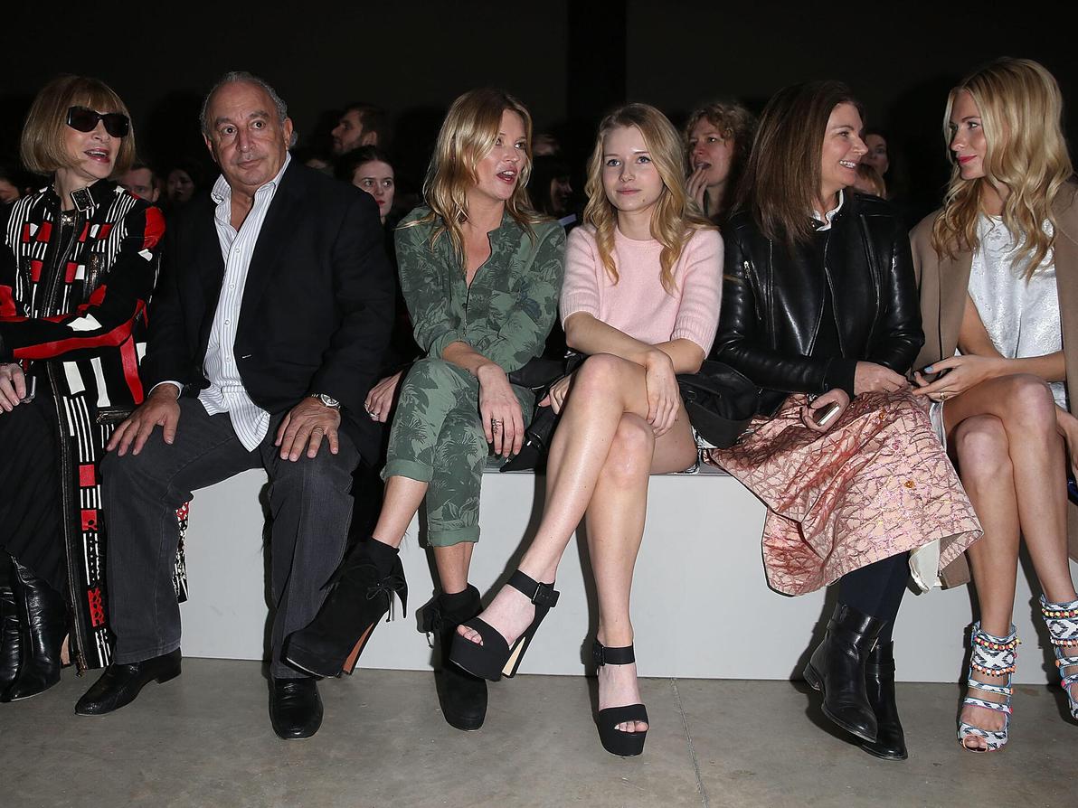 פופי דלווין, נטלי מאסנה, לוטי מוס, קייט מוס, סר פיליפ גרין ואנה ווינטור בשורה הראשונה בתצוגה של טופשופ, 2014