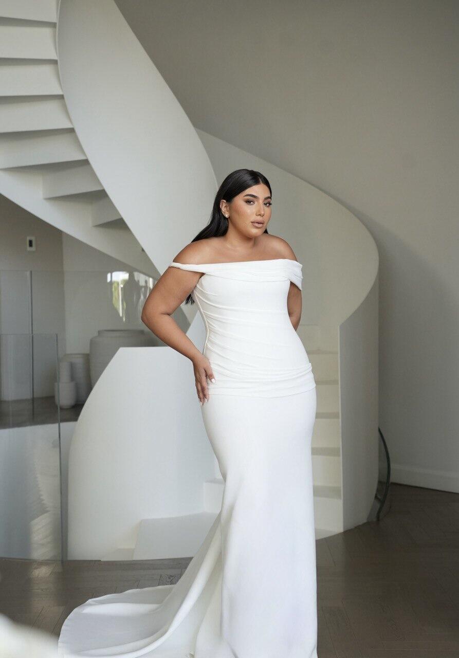 בחרה שלוש שמלות חושפות כתפיים. אודיה פינטו (צילום: קסם צלמים ) חתונה אודיה פינטו אליאור סופר