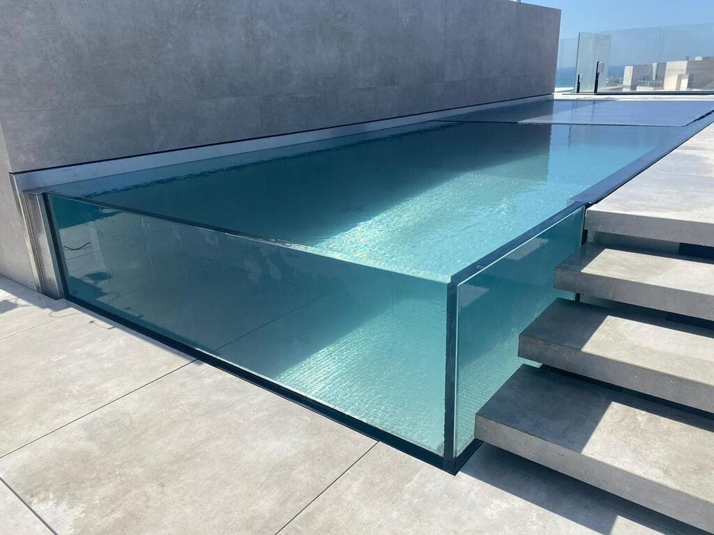 בריכה שקופה, אדריכלות: טל גולדשמיט פיש, פיקוח שלו ובכר