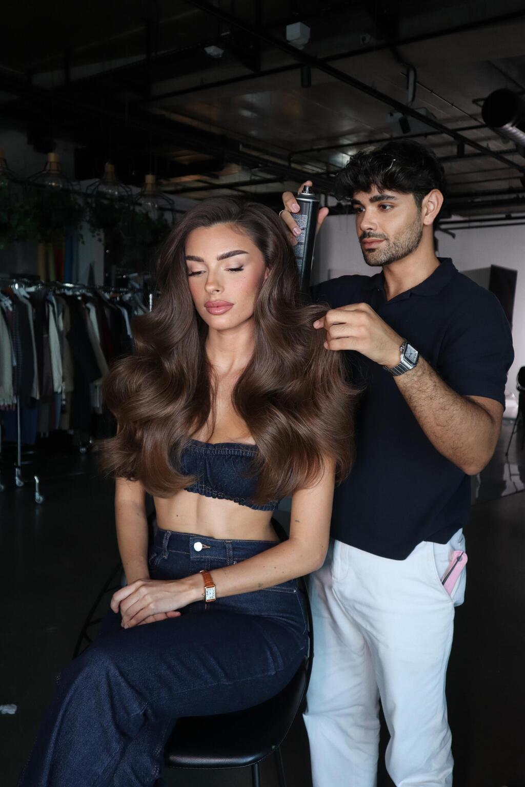 "מגיל צעיר רציתי לצאת מהקריות ולהוכיח את עצמי". עידן בקשי בעבודה עם דיאן שוורץ (צילום: באדיבות עידן בקשי) עידן בקשי בעבודה עם דיאן שוורץ