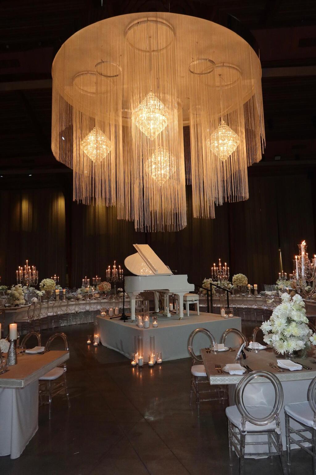 אולם החתונה של יוסי מזרחי ועידן בקשי (צילום: שי בוזגלו) אולם החתונה של יוסי מזרחי ועידן בקשי