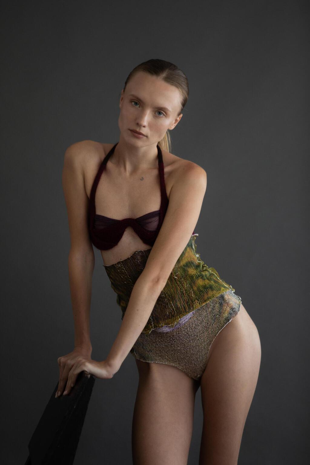 פרויקט הגמר Unmask Your Glitch של ליהיא טיבר במחלקה לטקסטיל בשנקר, 2025