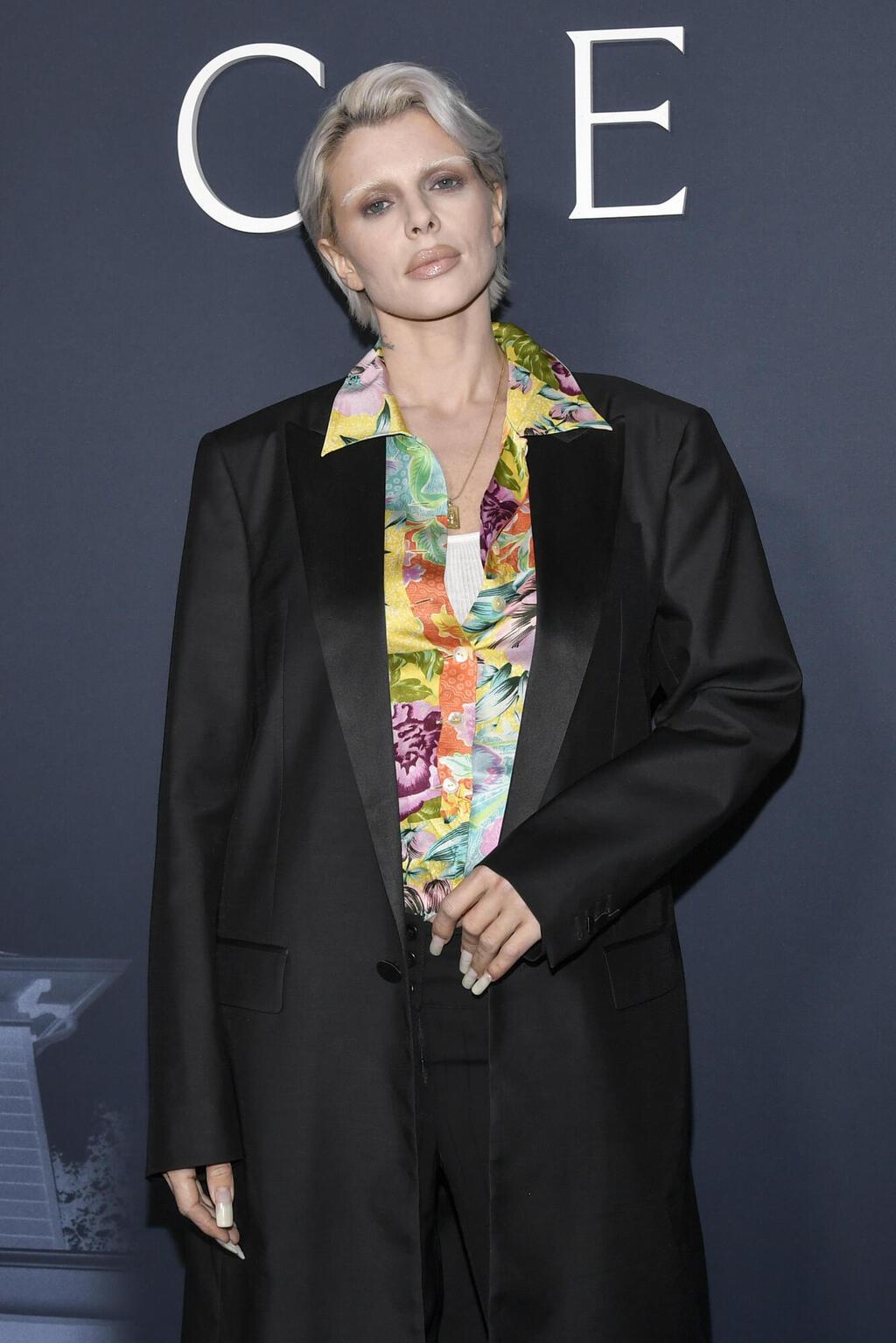 ג'וליה פוקס על השטיח האדום, 2025