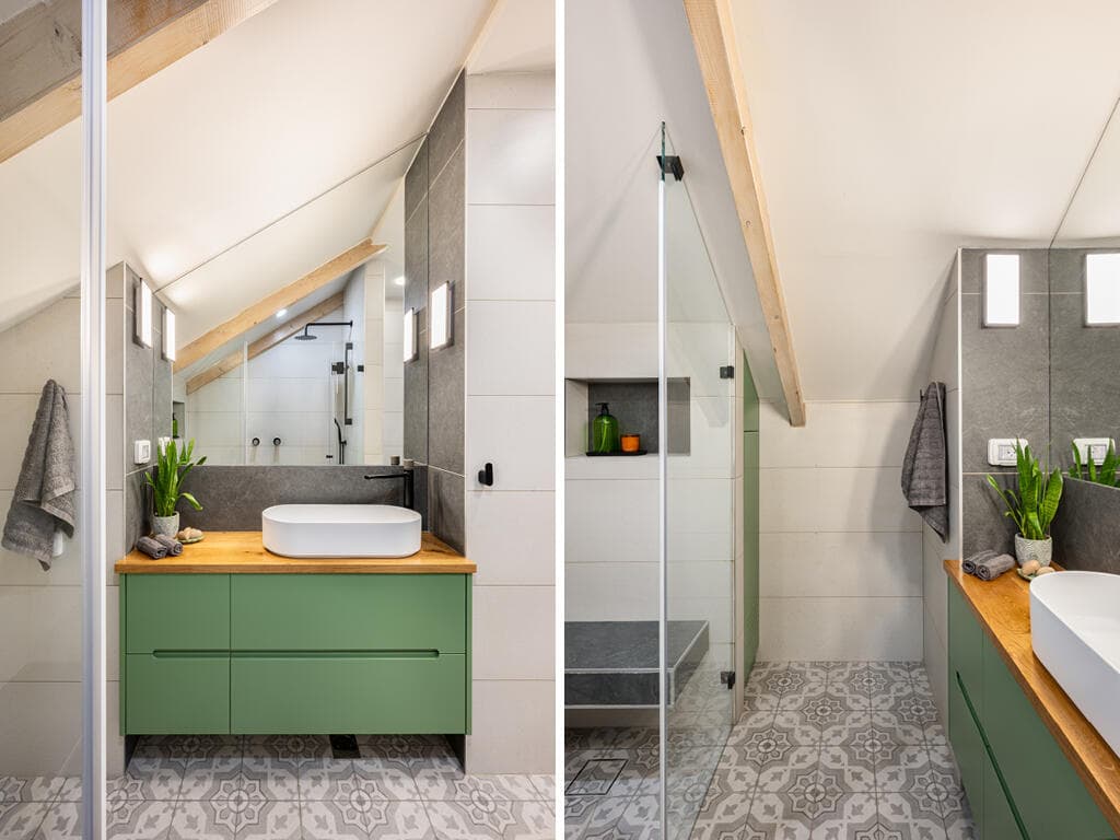 חדר הרחצה של בני הזוג בקומה השנייה