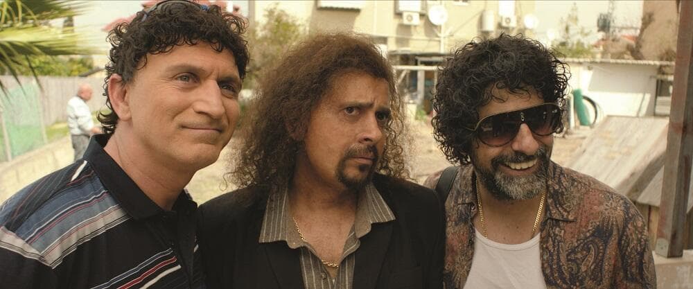 שלישיית מה קשור ב"לשחרר את שולי סאן"