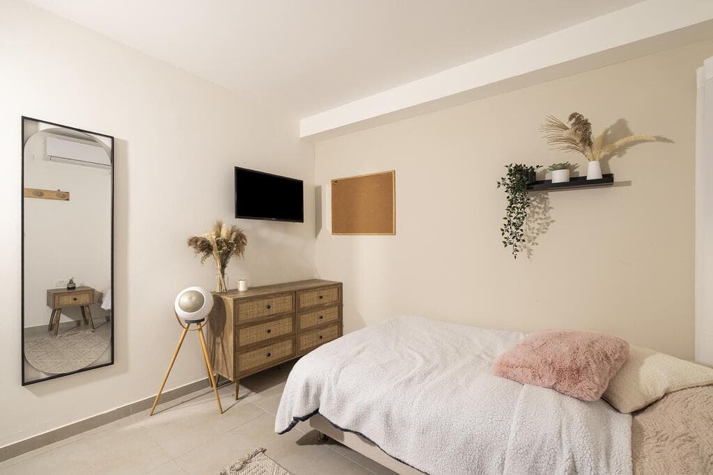 עיצוב בזק לבית, עיצוב: ליעד הלר