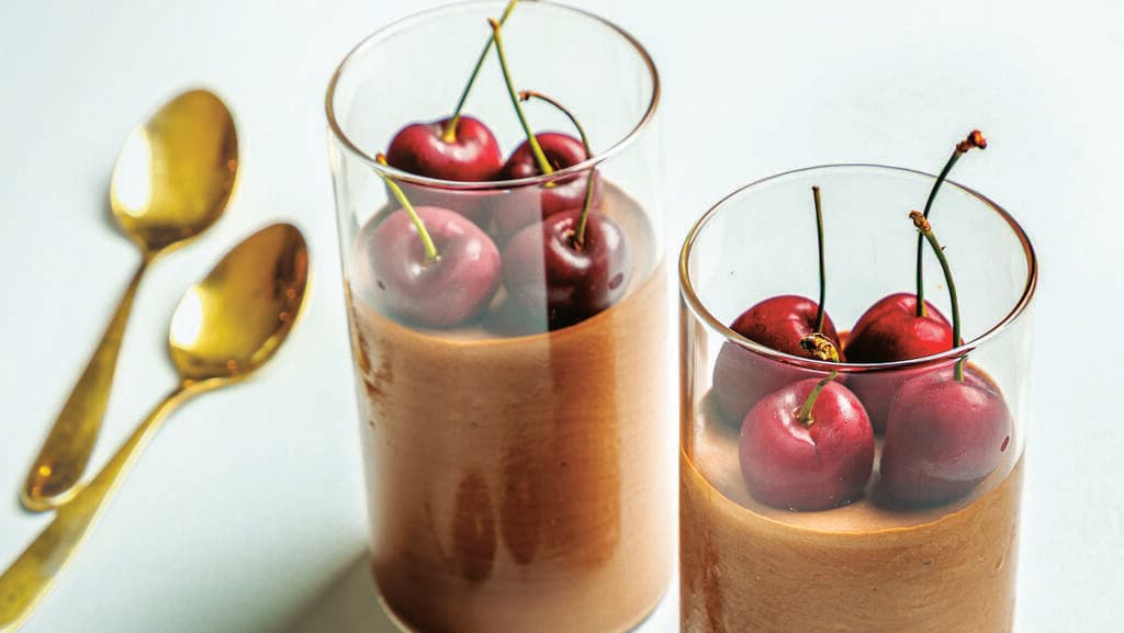 מוס שוקולד עם דובדבנים