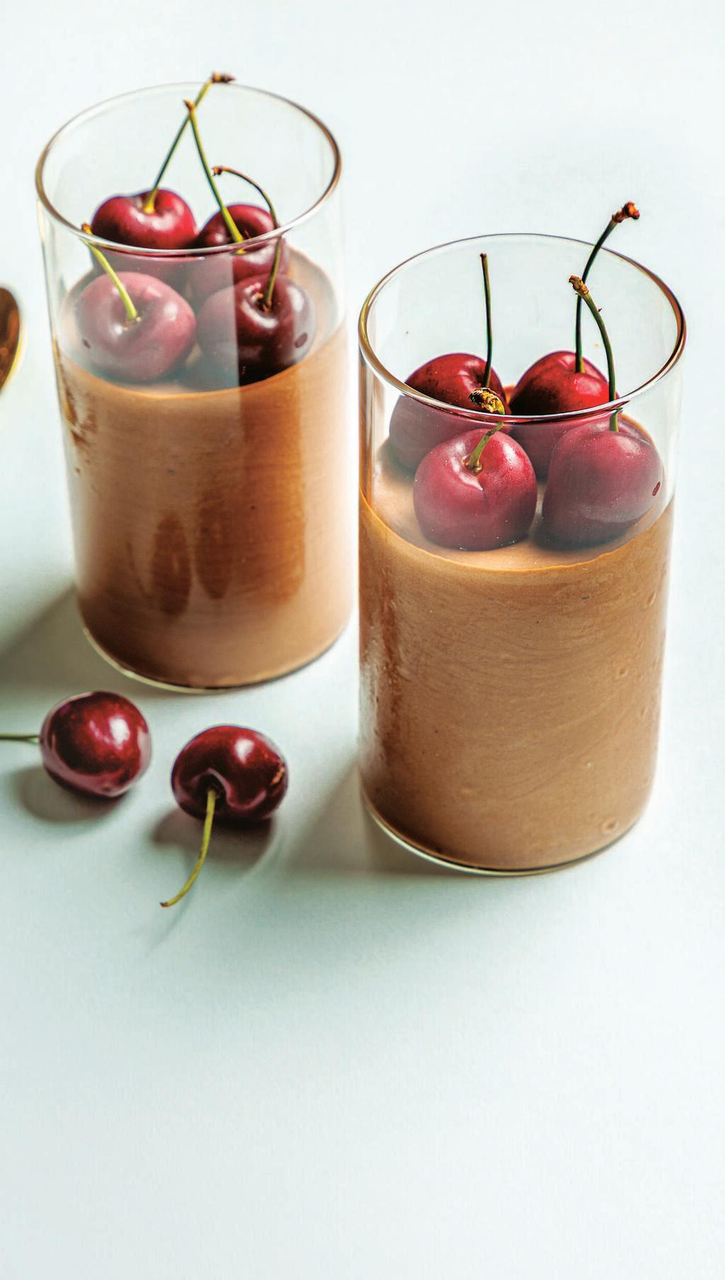 מוס שוקולד עם דובדבנים