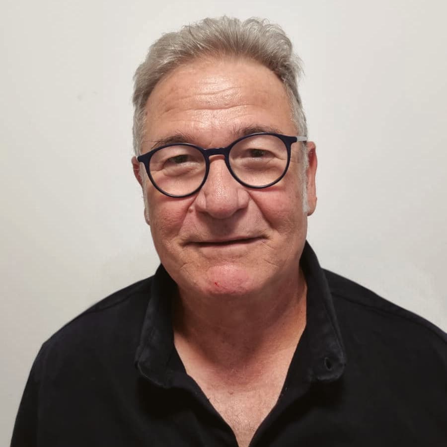 ילי דביר, מדריך ומטפל בהורים וילדים, מומחה לרכיבה טיפולית