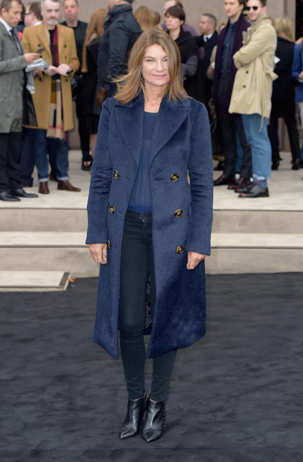 נטלי מאסנה בתצוגת סתיו-חורף 2015-16 של ברברי