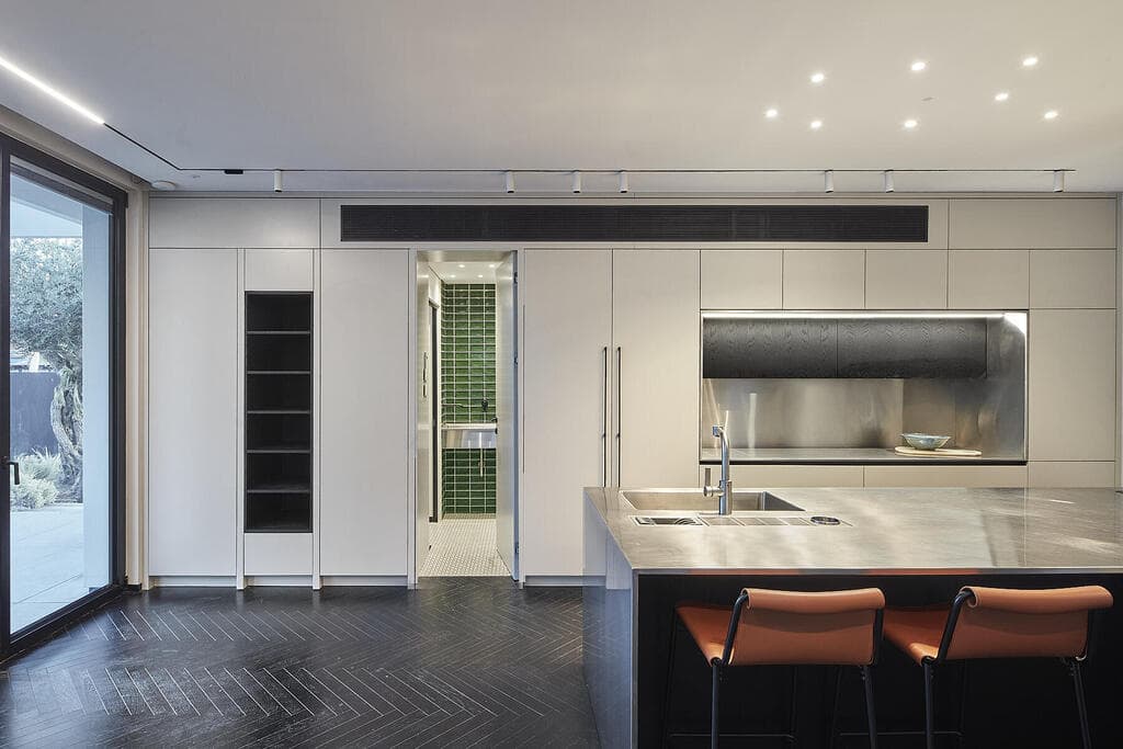 בית פרטי בכפר סבא, אדריכל ומעצב: רוני פרידמן