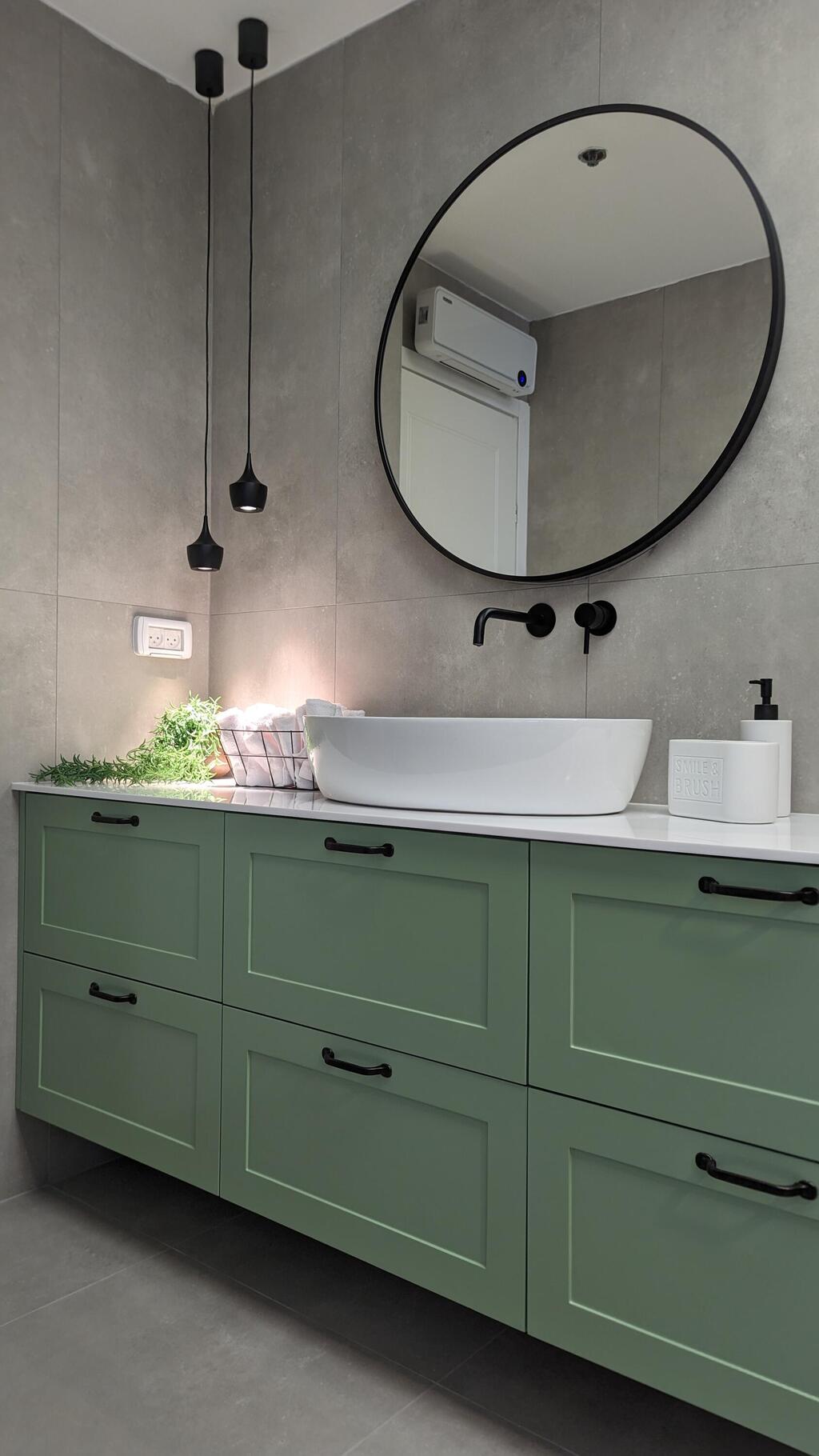 תאורת אווירה תומס תאורה. עיצוב: תמר זק, אקססוריז: יעד פרזול ושרית מצעים