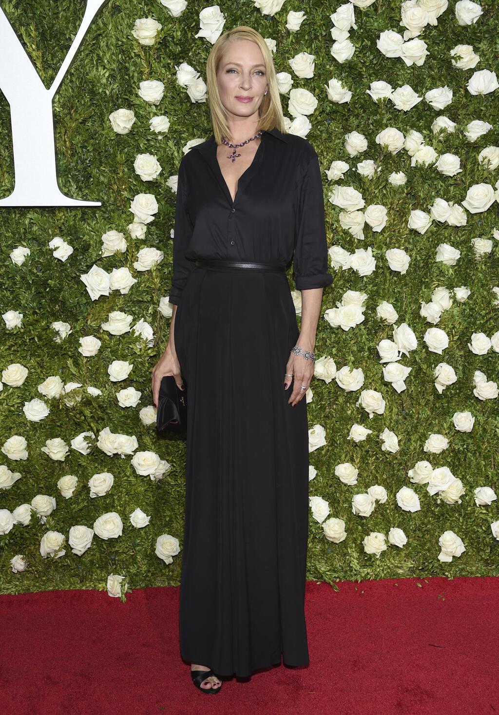 שחור מכף רגל עד ראש בטקס פרסי הטוני, 2017 (צילום: Evan Agostini/Invision/AP) אומה תורמן בטקס פרסי הטוני, 2017