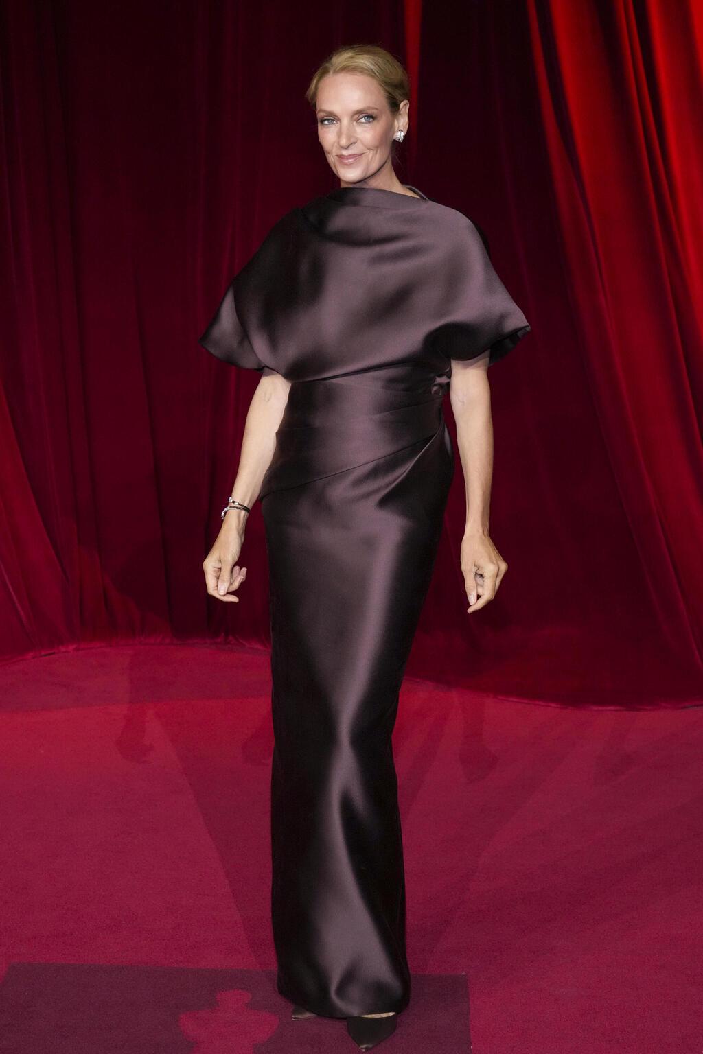 שמלה של פנדי בגאלה של מוזיאון האקדמיה לקולנוע, 2024 (צילום: Jordan Strauss/Invision/AP) אומה תורמן בגאלה של מוזיאון האקדמיה לקולנוע, 2024