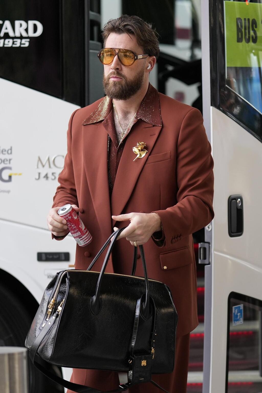 טראוויס קלסי בדרך למשחק פוטבול, 2025