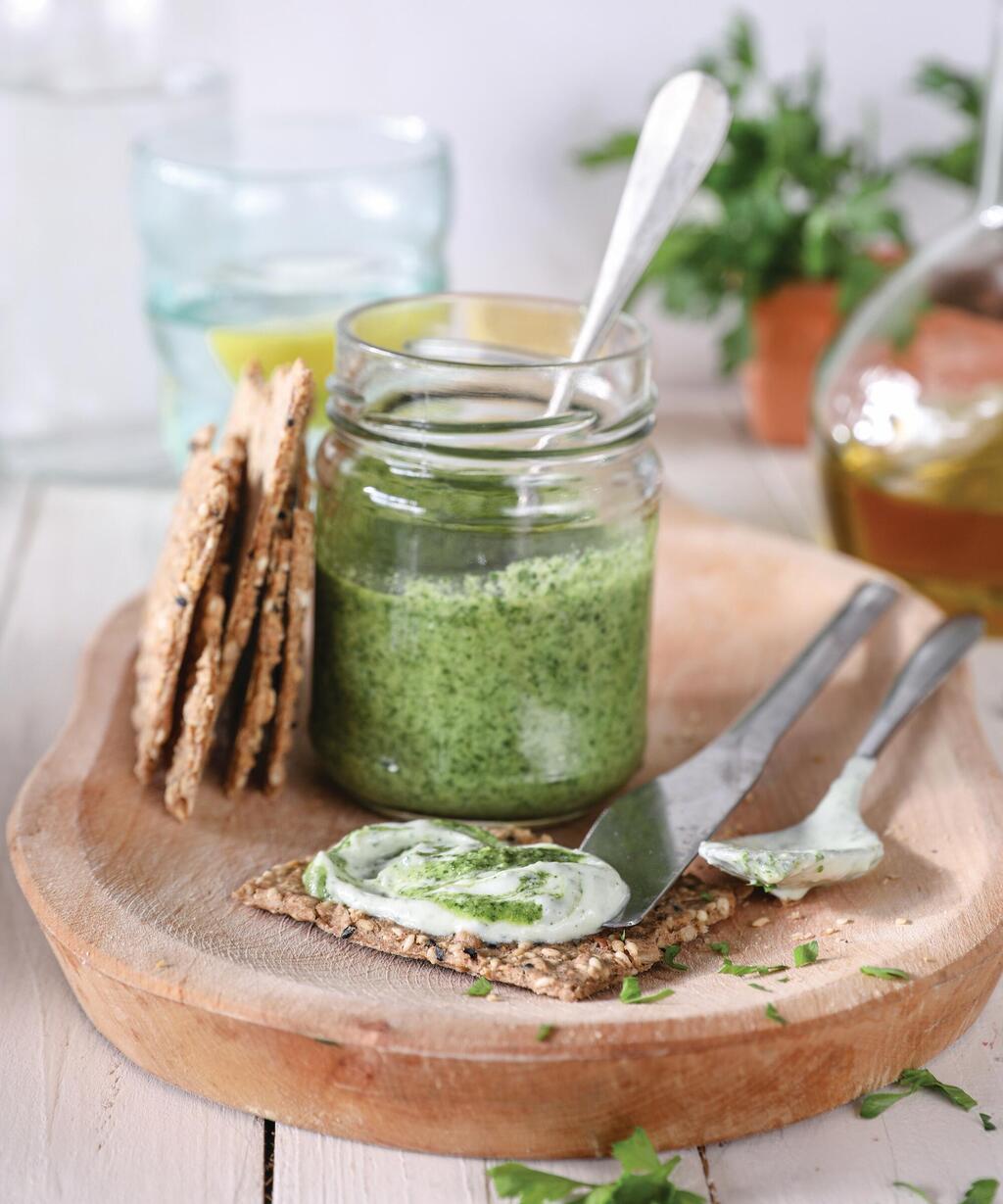  ממרח פסטו פטרוזיליה