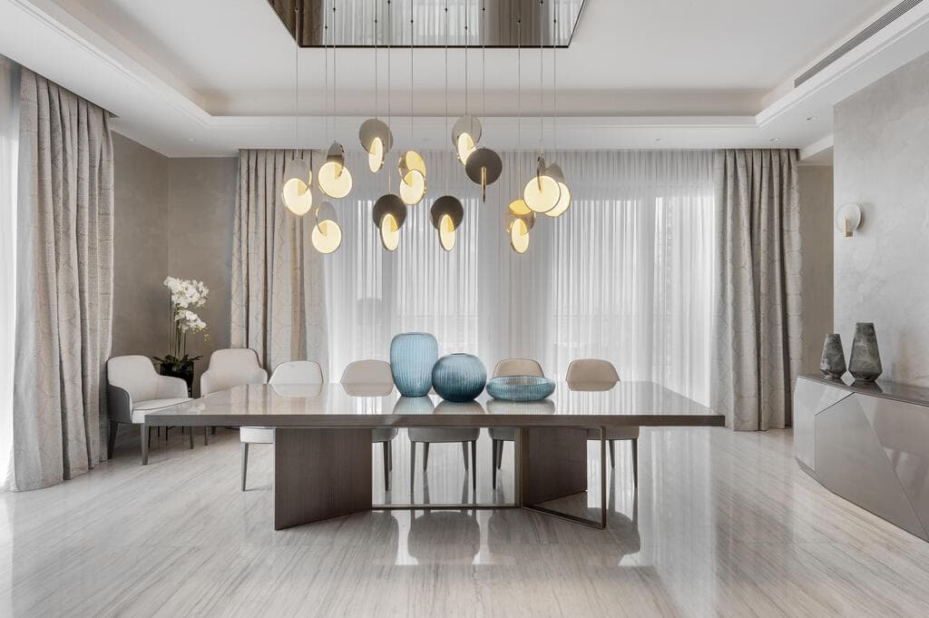 פינת אוכל, ניסו רהיטים