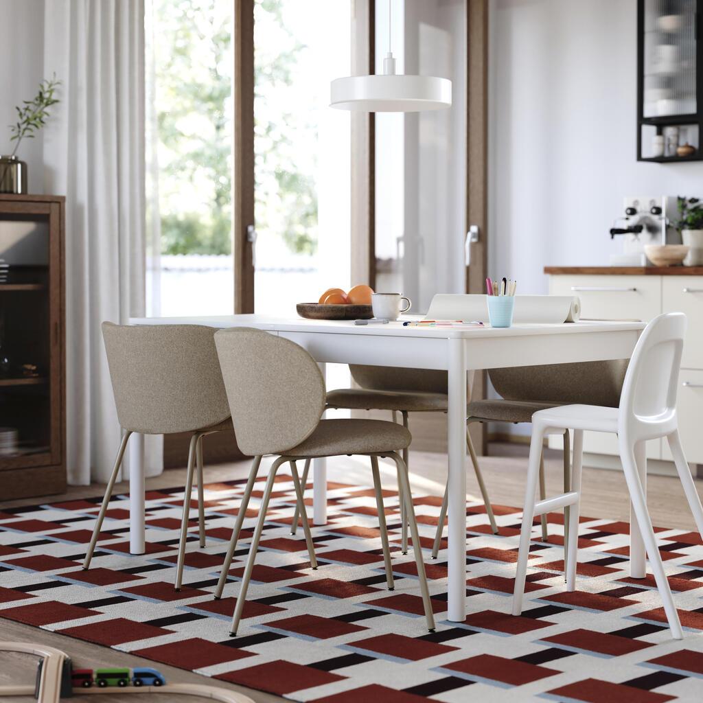 איקאה, שולחן נפתח וארבעה כיסאות מרופדים