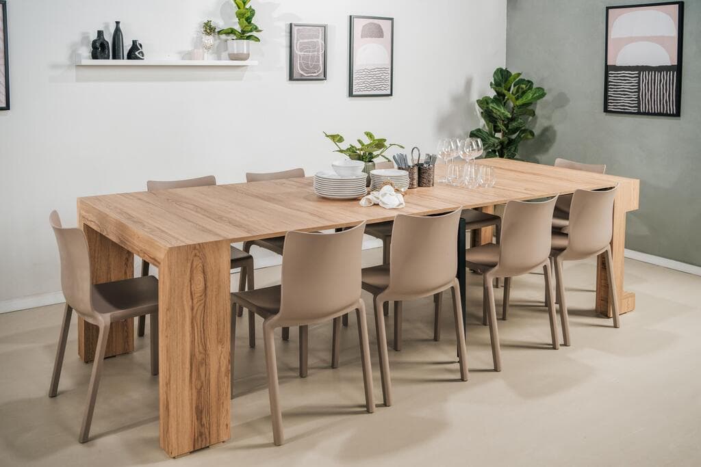 שולחן ל-12 סועדים שנפתח מקונסולה, זגה פינות אוכל