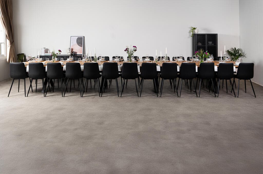 שולחן הרקולס עם כסא ספיידר, זגה פינות אוכל