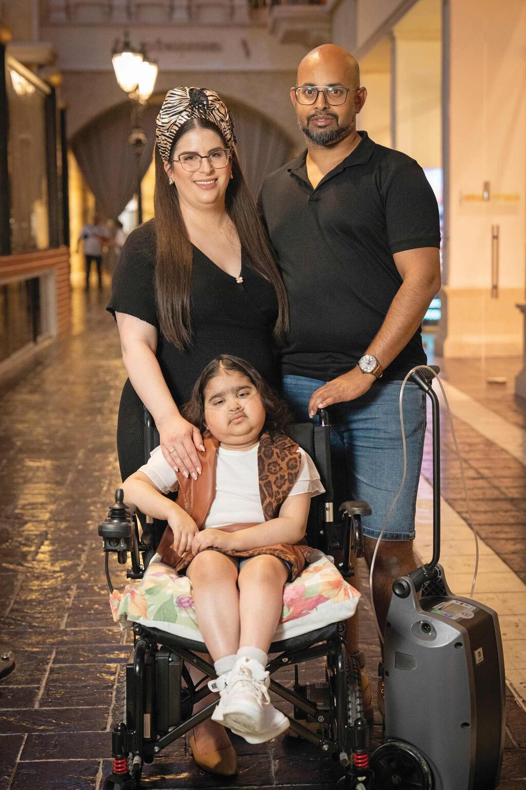 מיה אור דניאל והוריה, פיני וחן